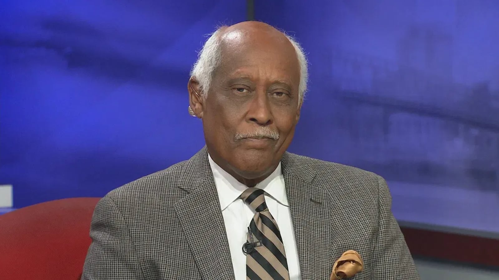 John Lomax Longtime WKRC Local 12 Anchor Dies At 72 John lomax longtime wkrc local 12 anchor dies at 72