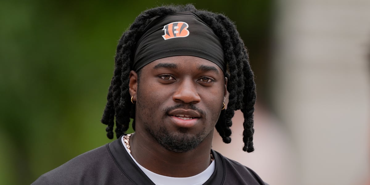 Shemar Stewart carted off field with apparent injury