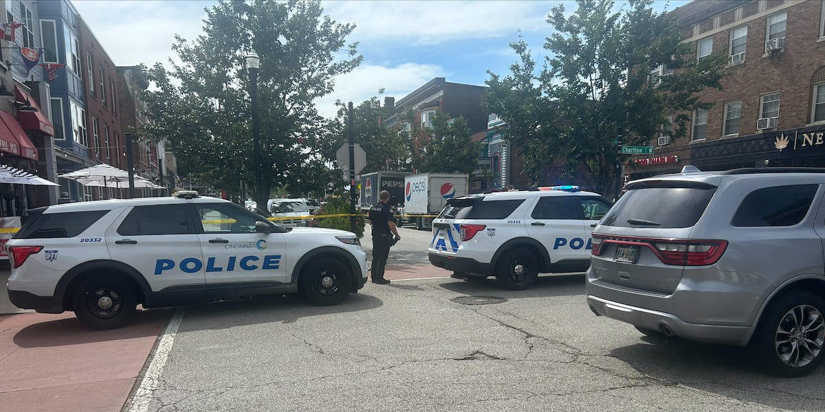 Coverage image for: Police: 1 shot in front of popular restaurant near UC